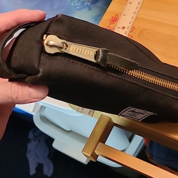 HERSCHEL fanny pack waist bag/ crossbody with pouch - Picture 3 of 13